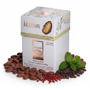 chocoMe Raffinée -Åkesson kakaóbabból készült étcsokoládéval bevont szicíliai mandula madagaszkári vadborssal fűszerezve 100g